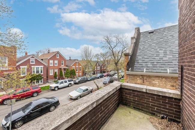 Building Photo - 3000 S Homan Ave