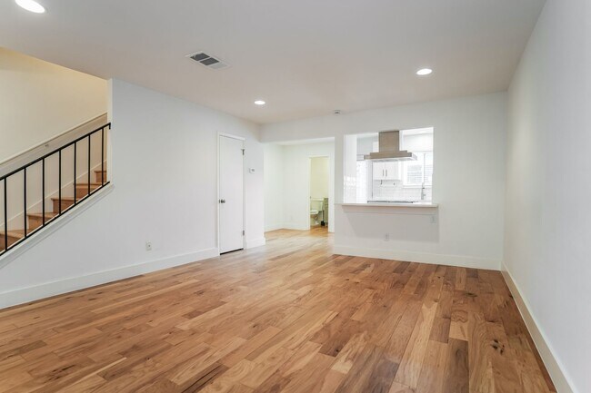 Foto del edificio - Beautiful 2 bedroom, 2 bathroom condo in Galindo!!!