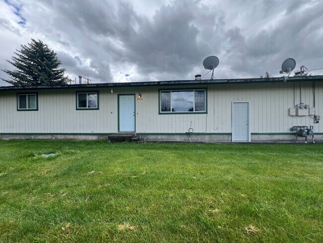 Foto del edificio - 2 Bed - 1 Bath - Garage
