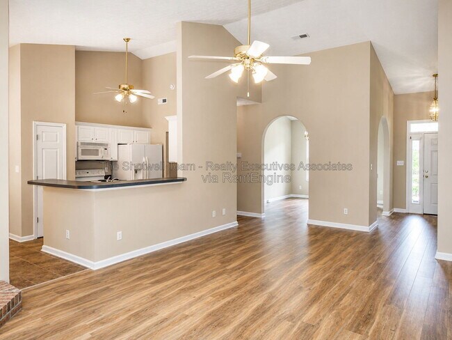 Building Photo - 8518 Lawnpark Dr