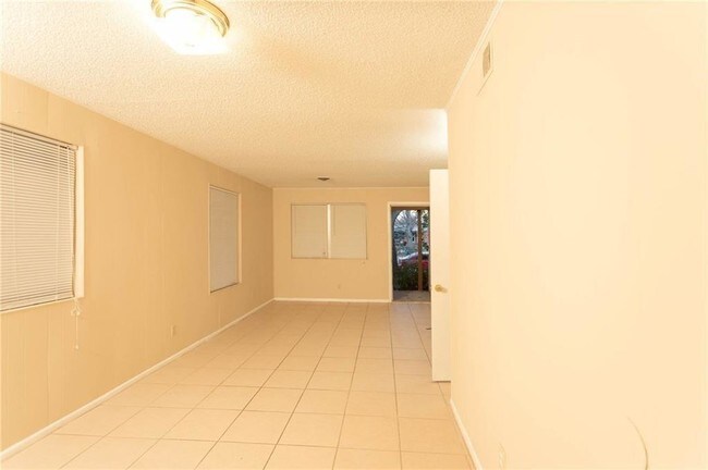 Building Photo - 709 Wyche Dr