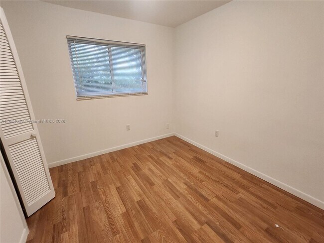 Foto del edificio - 2828 Coconut Ave