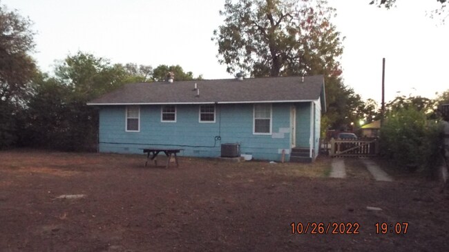 Building Photo - 141 Julia Helen Dr