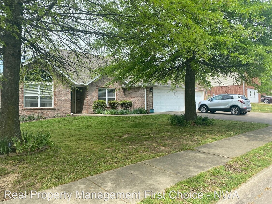 Primary Photo - 3 br, 2 bath House - 1121 Lariat Drive