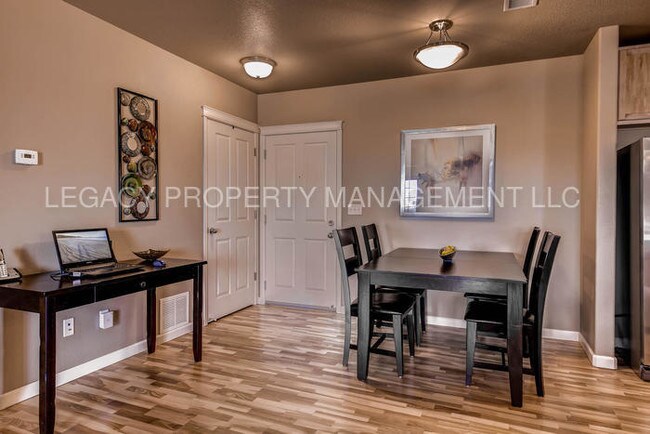 Building Photo - 1162 Rockhurst Dr