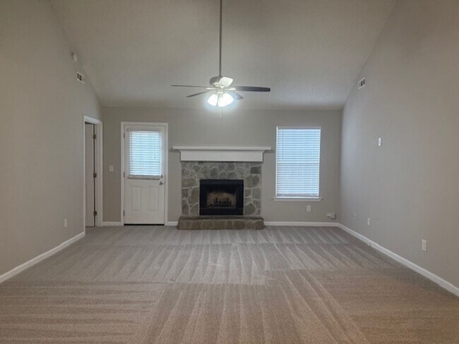 Foto del edificio - Charming 3BR / 2 Bath Ranch in Hampton!