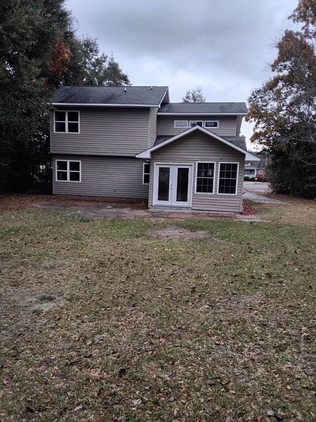 Building Photo - Beautiful home located in Hubert