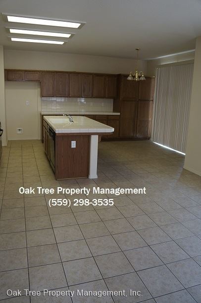 Building Photo - 4 br, 2.5 bath House - 624 W. Edinburgh Lane