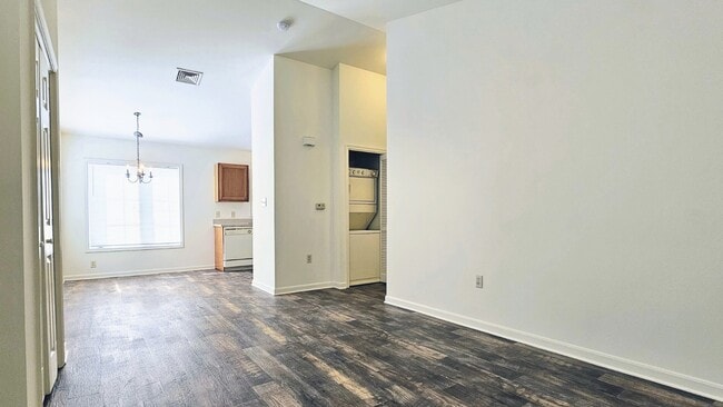 Building Photo - 680 Wallingford Rd