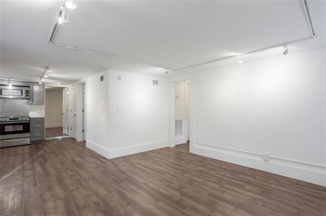 Foto del edificio - 1181 Fairview Rd NE
