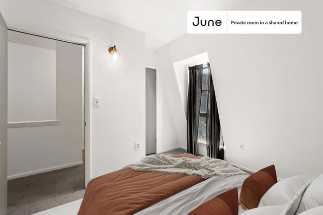 Private bedroom in 5 bed/3 bath Home - Private bedroom in 5 bed/3 bath Home