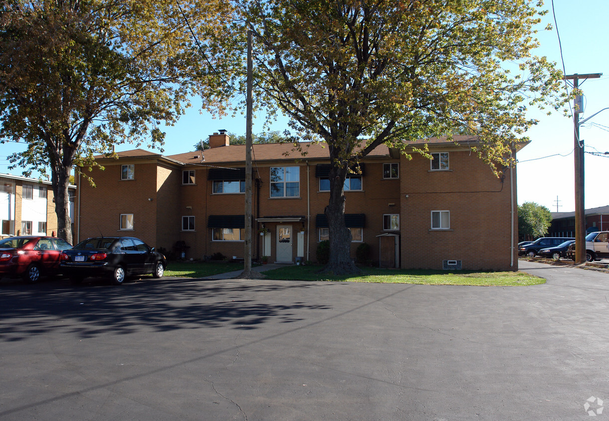 Building Photo - Cadillac Apartments