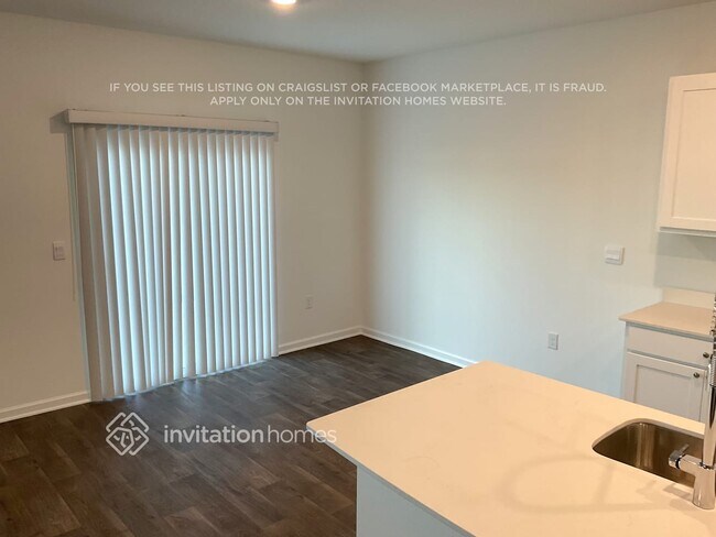 Foto del edificio - 674 Orellana Rd