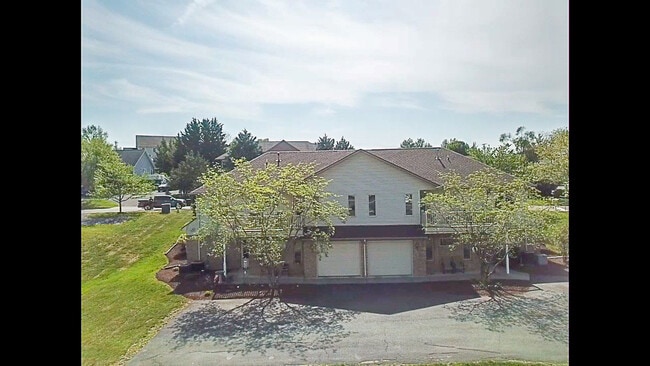 Building Photo - 1921 Ty Way Xing