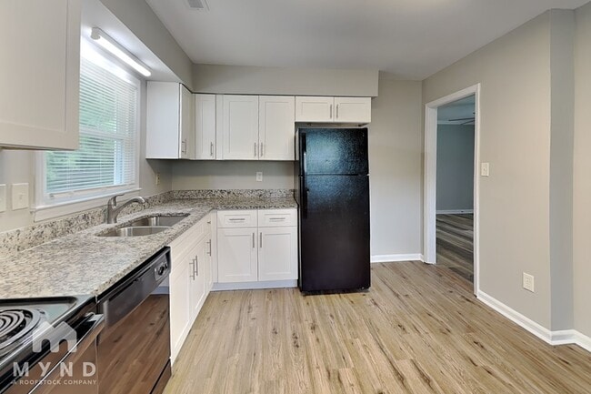 Building Photo - 3400 Pine Meadow Dr