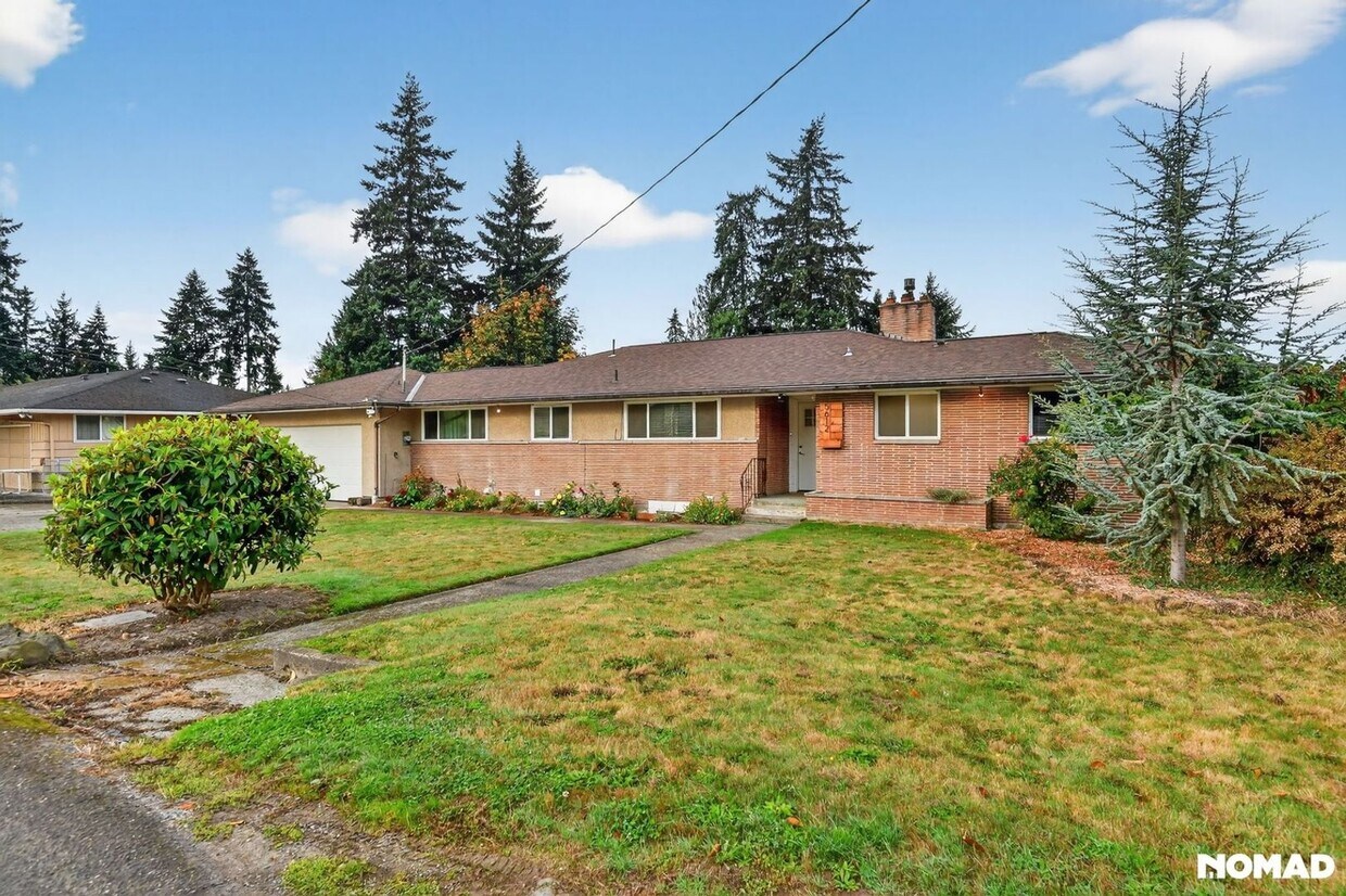 Foto principal - 5612 35th Ave E