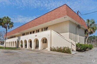 Building Photo - 1530 El Prado Rd