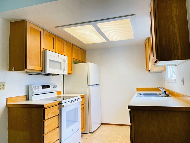 Building Photo - Carroll 4 Plex (LO)