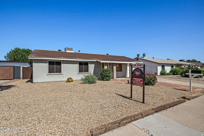 Building Photo - 14231 N 37th Pl