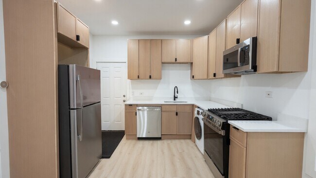 Building Photo - 1311 W Ohio St