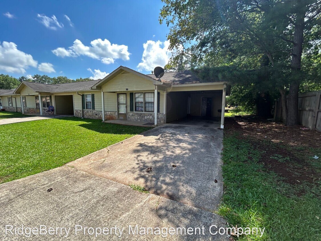 Primary Photo - 2 br, 1 bath House - 220 Hennon Drive Apt G