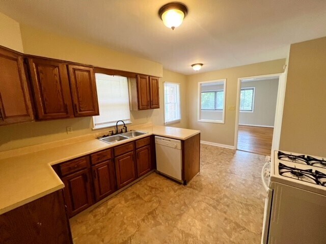 Foto del edificio - 3312 W 34th St