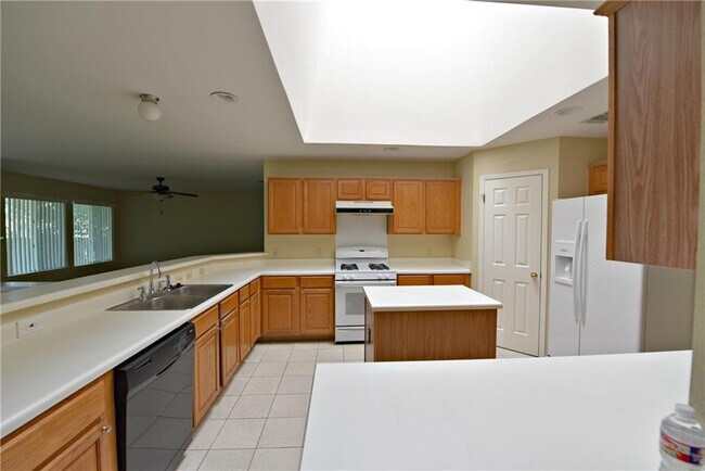 Building Photo - 2311 Fuzz Fairway