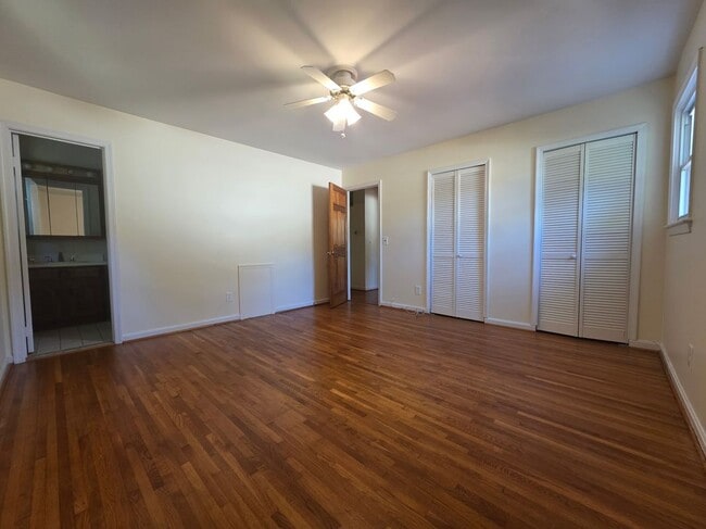 Building Photo - 612 Kenbrook Dr