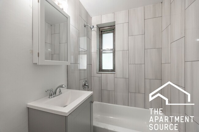 Foto del edificio - 1360 W Touhy Ave