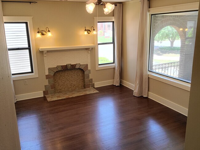 Foto del edificio - 812 N Lee Ave