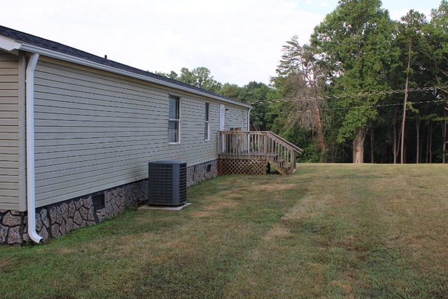 Building Photo - 2114 NC-108