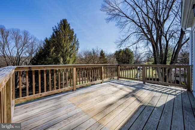 Foto del edificio - 2402 Raintree Ave