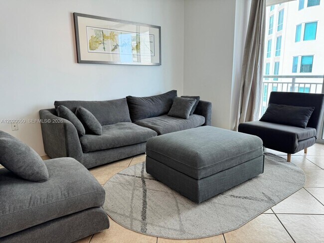 Foto del edificio - 9066 SW 73rd Ct