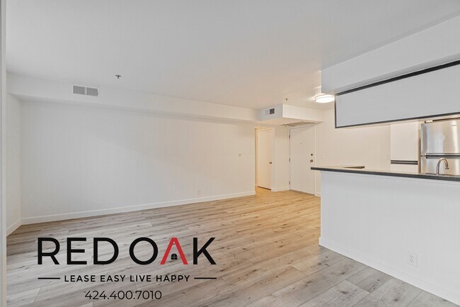 Foto del edificio - Sun-Drenched Two Bedroom with a Private Ba...