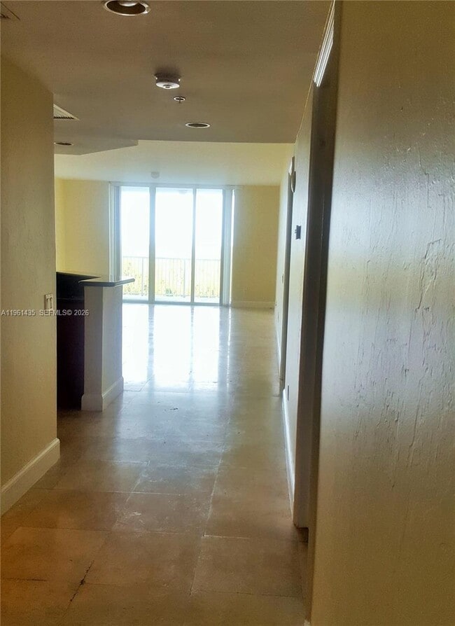 Building Photo - 14951 Royal Oaks Ln