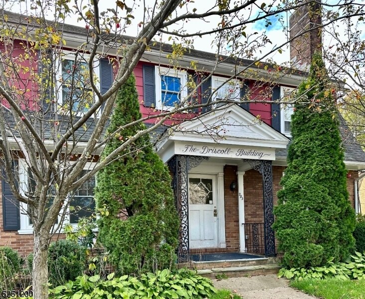 Primary Photo - 283 Main St