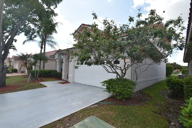 Building Photo - 7697 Highlands Cir