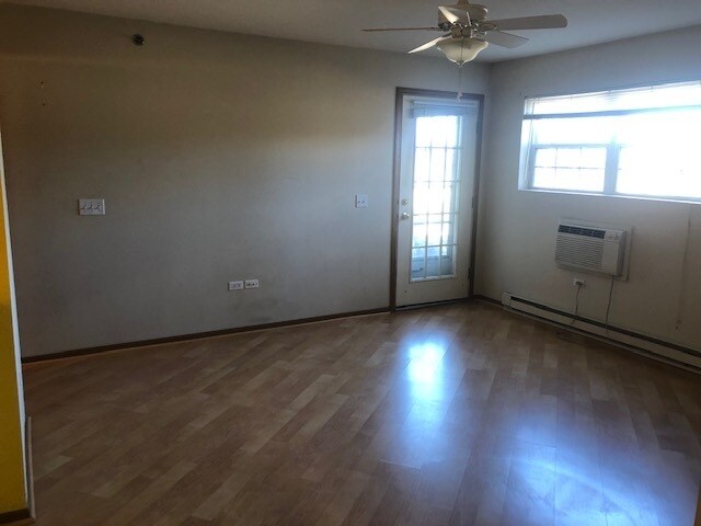 Primary Photo - 510 Cunat Blvd