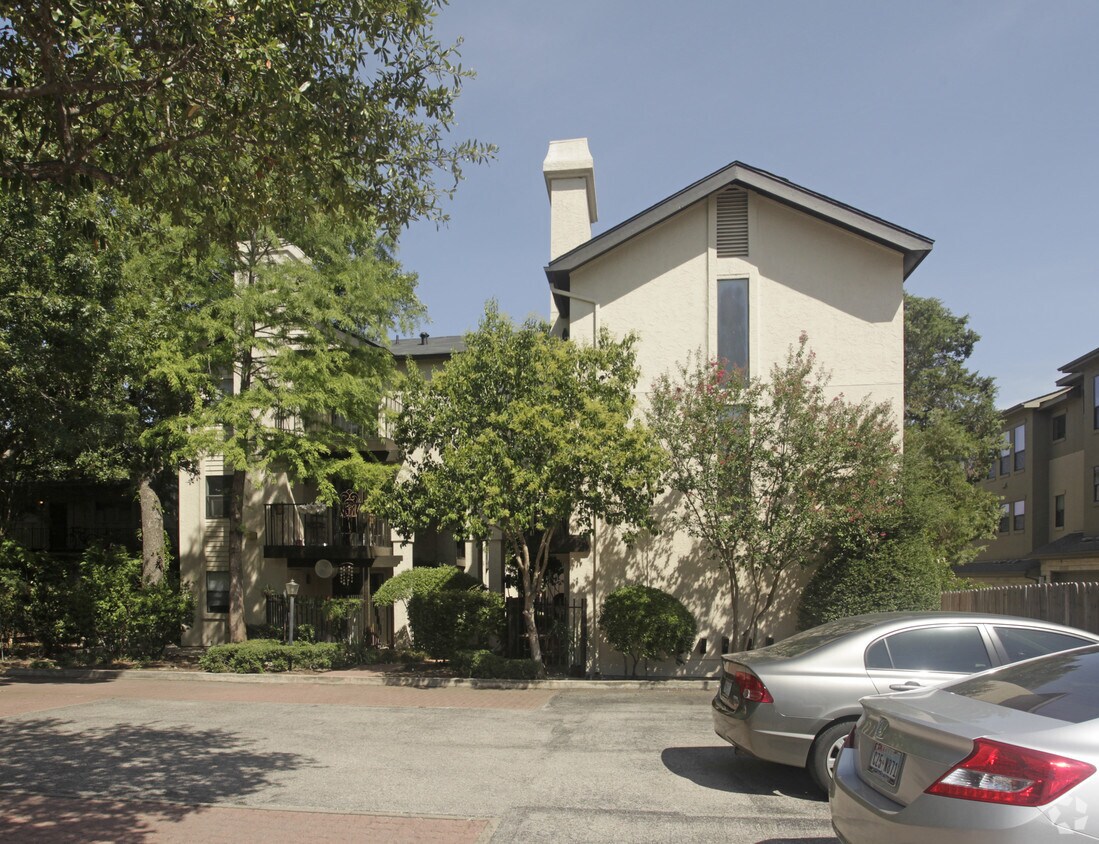Building Photo - 1306 Norwalk Ln
