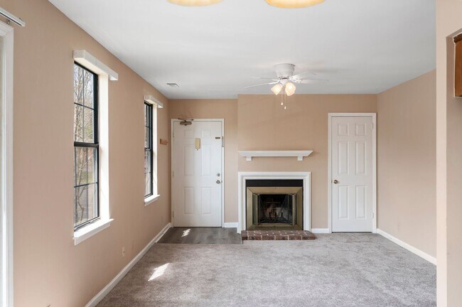 Foto del edificio - 5755 Brentwood Trace