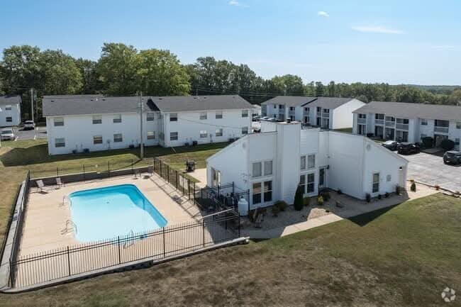 Building Photo - 441 Cedarview Ct