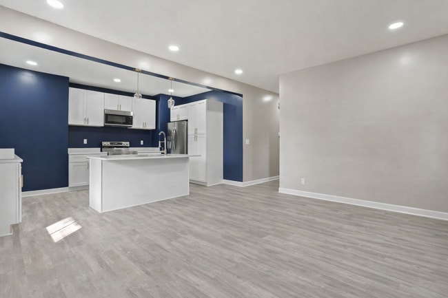 Building Photo - 1523 S East St