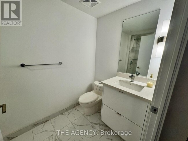 Building Photo - 2 Teagarden Ct