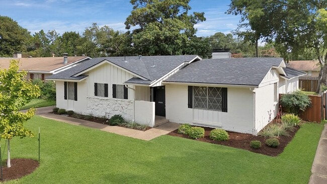 Photo - 715 Terryland Dr House