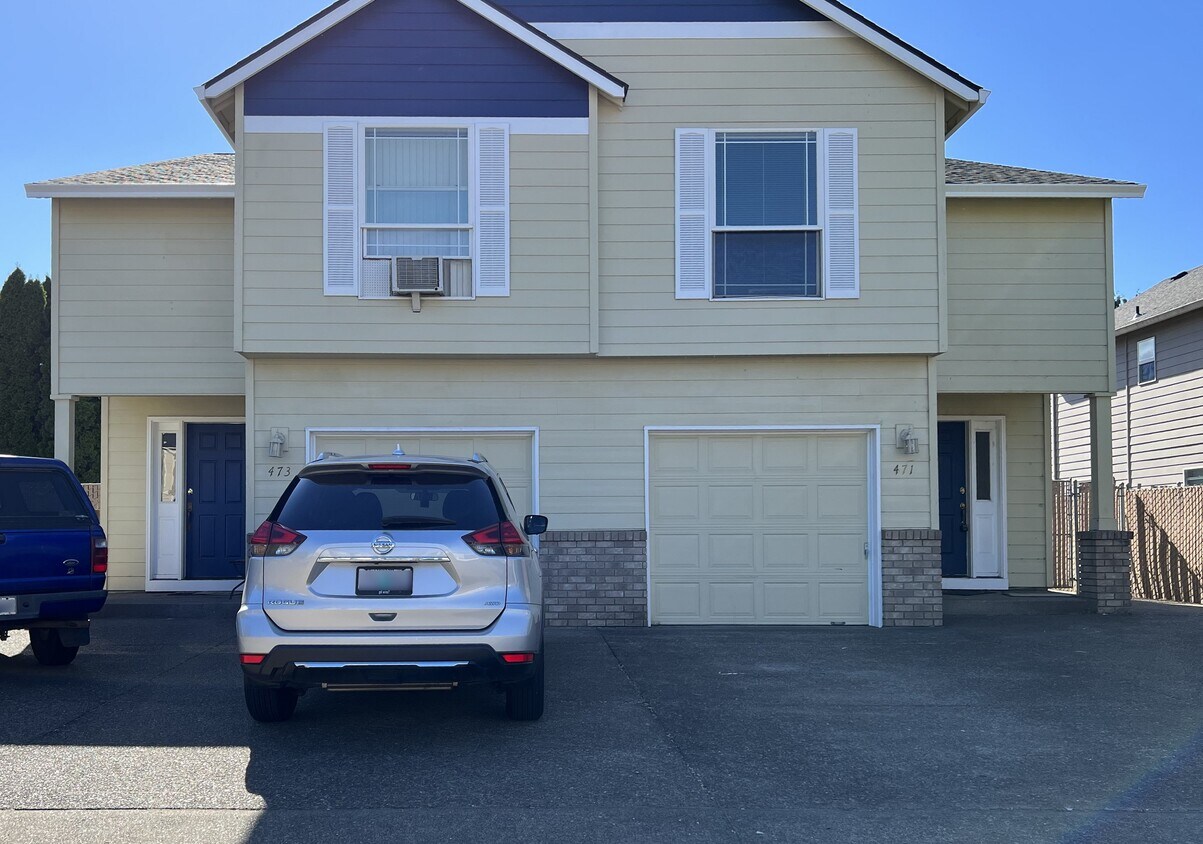 471 S Pine St, Canby, OR 97013 Townhome Rentals in Canby OR