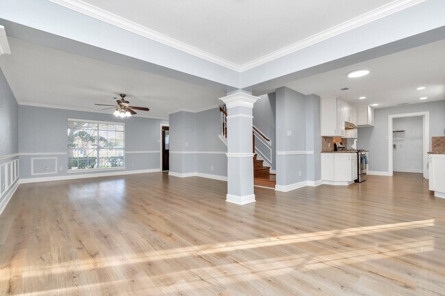 Building Photo - 21635 Sandystone Ln