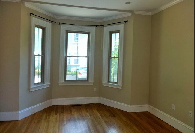Foto del edificio - 2 Bedroom Victorian inspired Condo Unit wi...