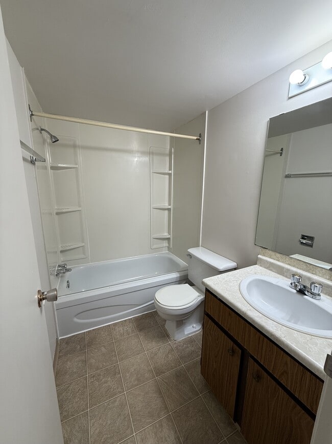 Building Photo - 80 Brookwood Dr