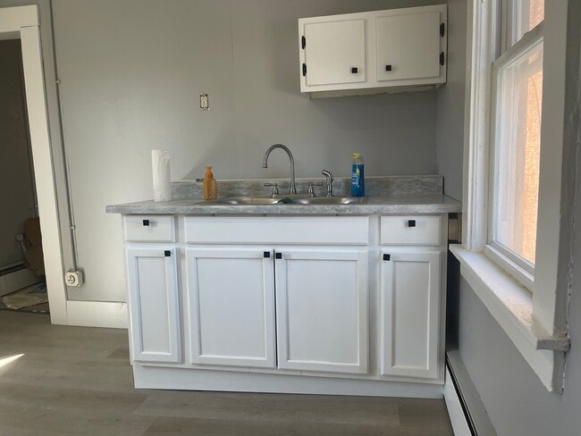 Building Photo - 288 Genesee St