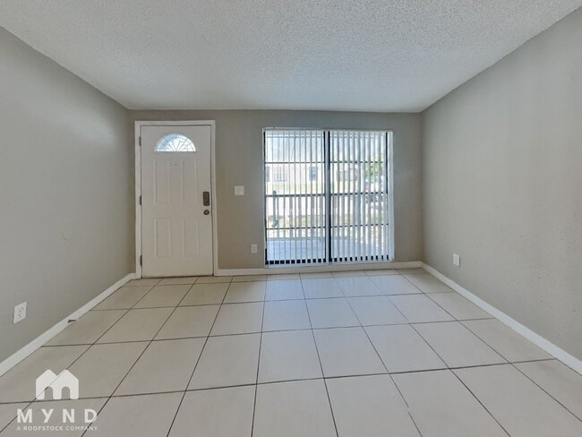 Building Photo - 9707 Paces Ferry Dr